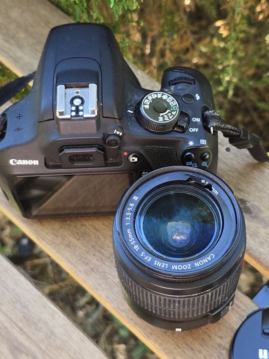 Цифровий дзеркальний фотоапарат Canon EOS 1200D