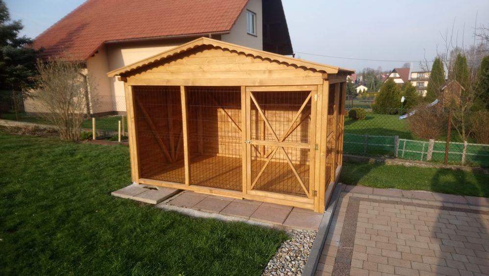 Kojec dla psa drewniany