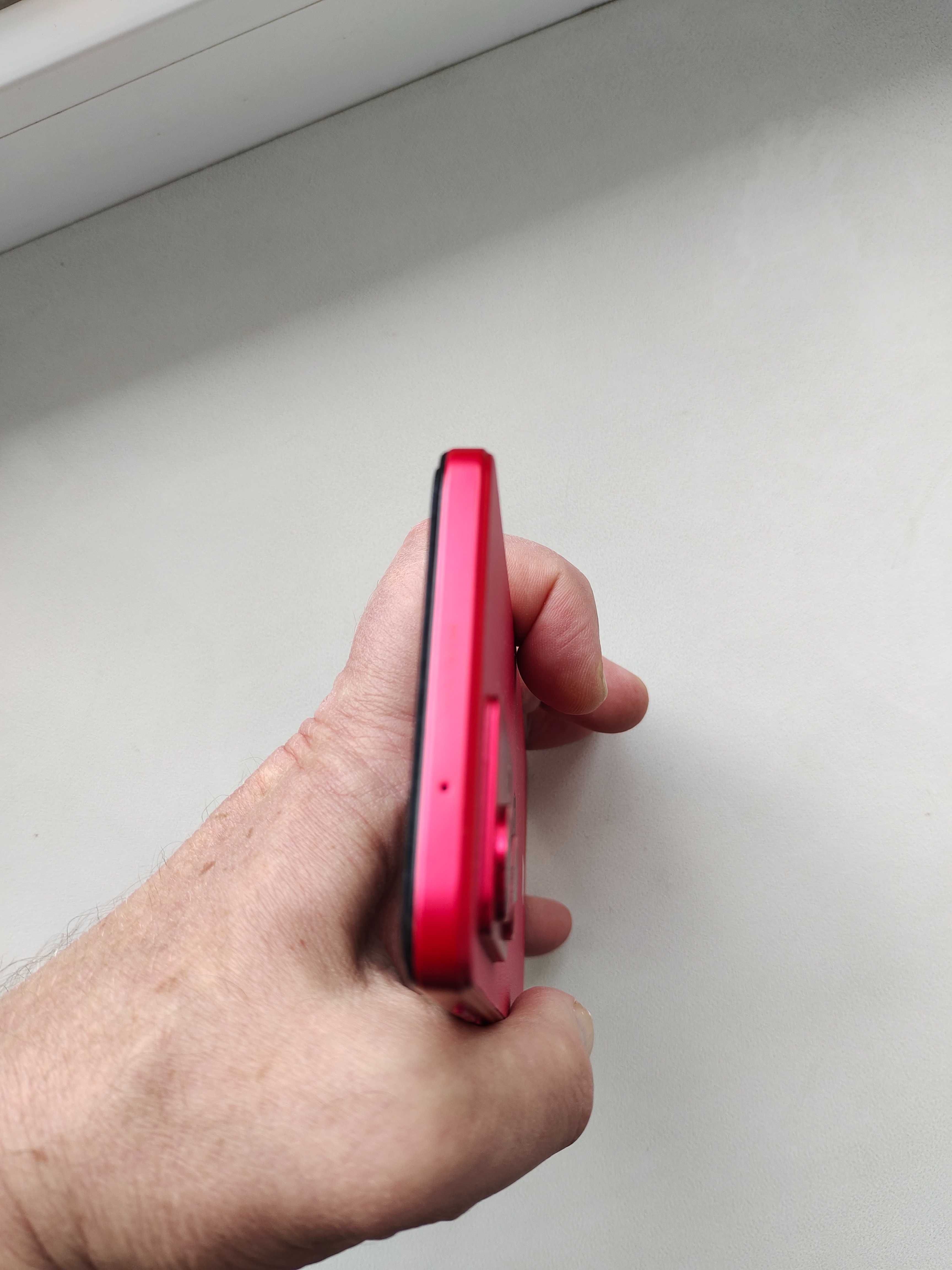 Продам Motorola G84 8/256GB Viva Magenta