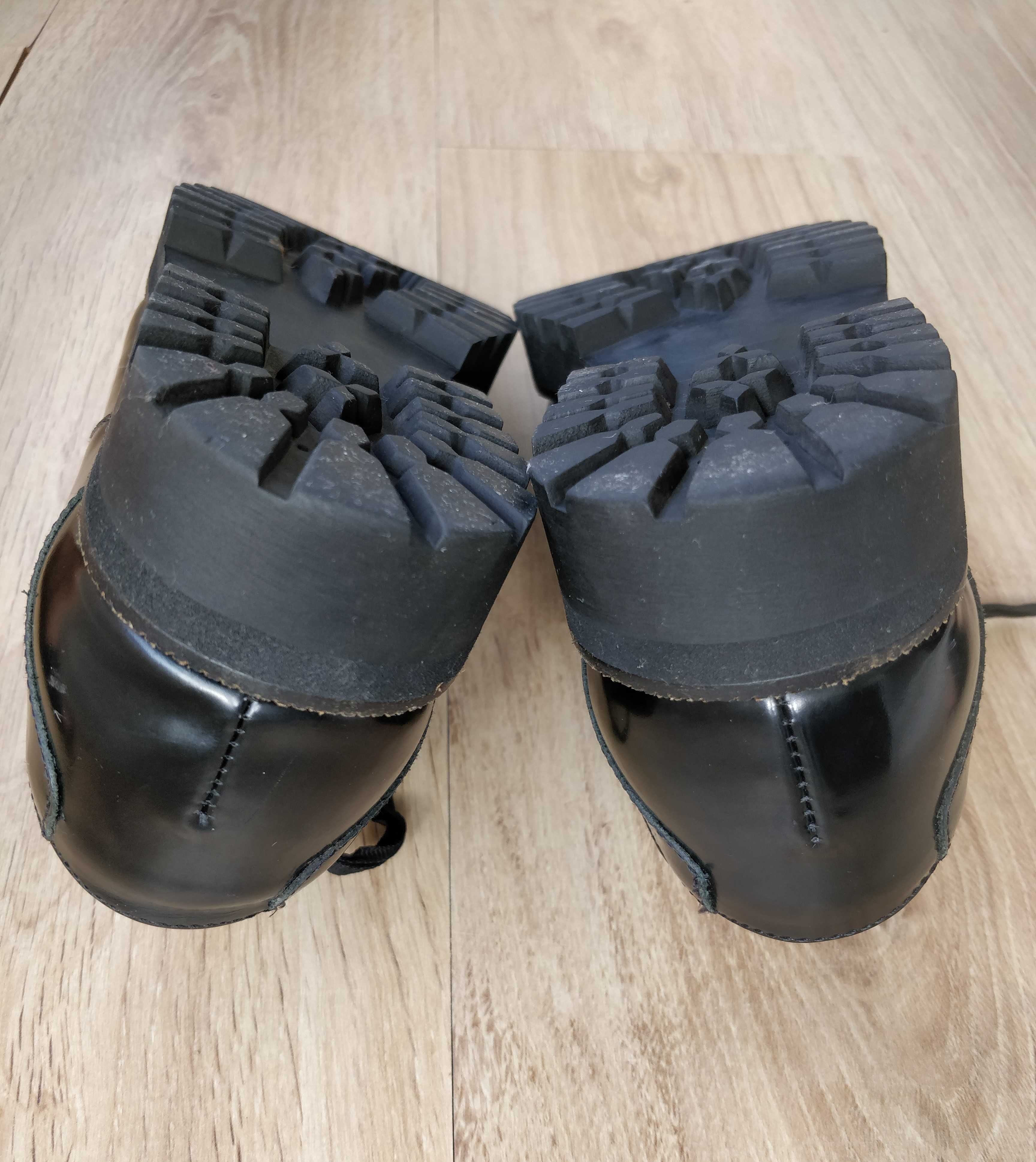Sapatos Oxfords 37 impermeáveis plataforma, pretos em pele Max&Co.