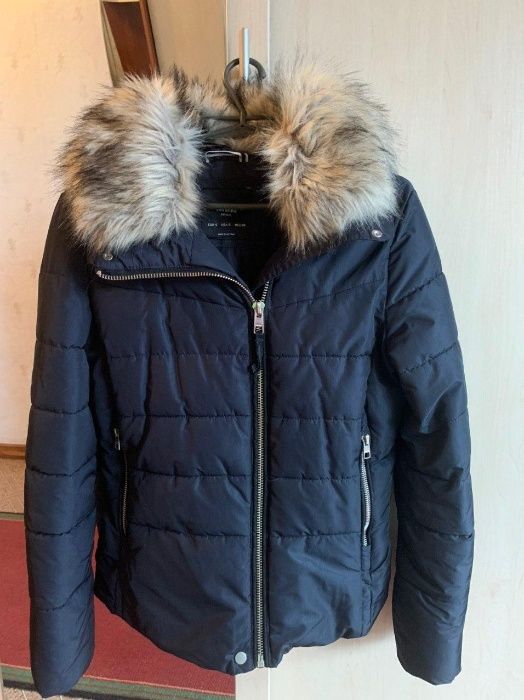 Продам женскую демисезонную куртку Bershka