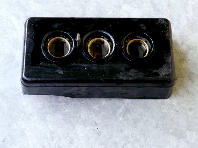 Stare zabezpieczenie elektryczne