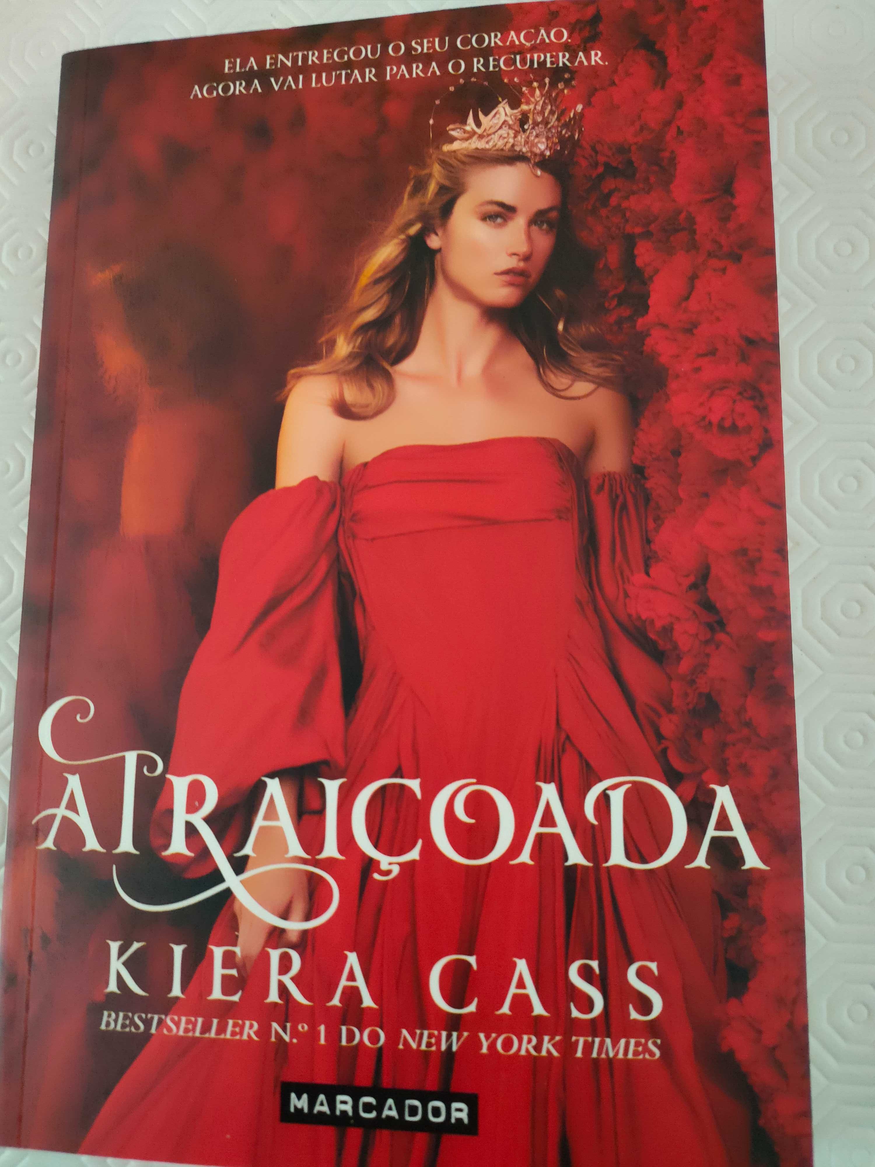 Livro Atraiçoada Kiera Cass novo