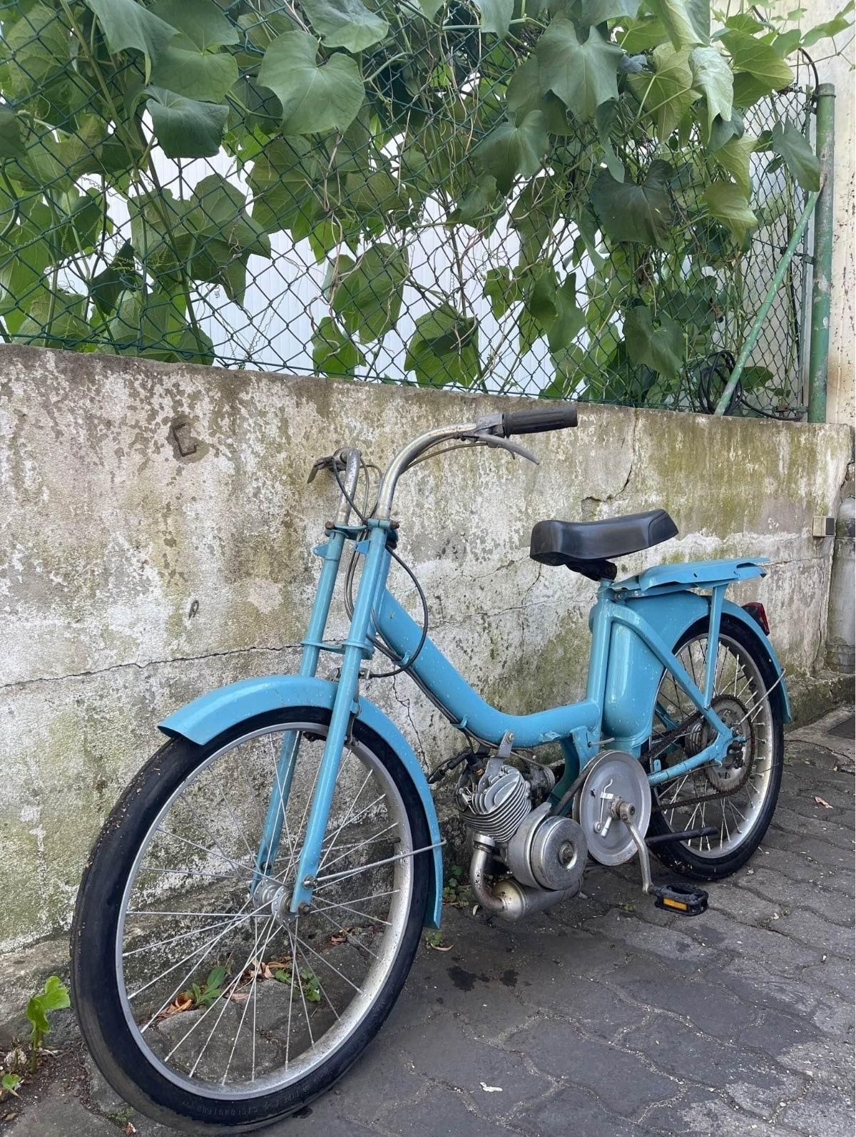 Mobylette motobecane
