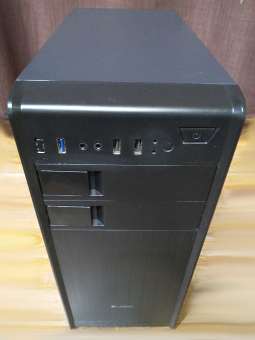 PC AMD Phenom II X4 / ASUS M4A89GTD / 14 GB RAM / SSD 120 GB / Win 10