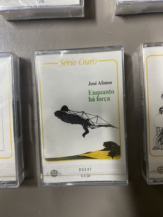 Cassetes Zeca Afonso antigas