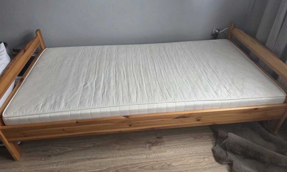 łóżko sosnowe z materacem 90x200 - dużą ilość - możliwy transport