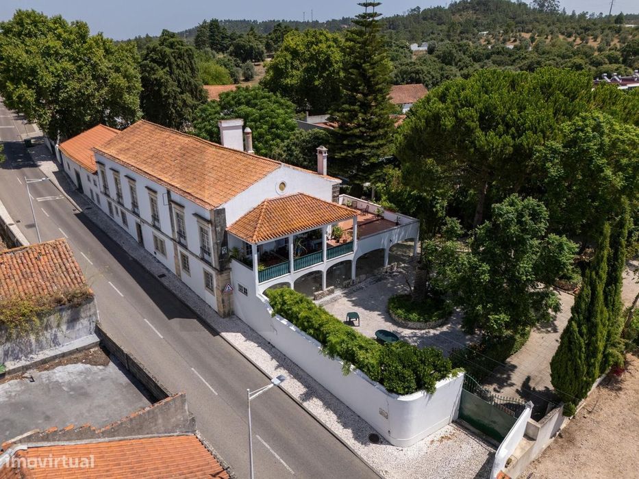 Casa Histórica, Centro de Eventos e Residência Privada na Atalaia, no