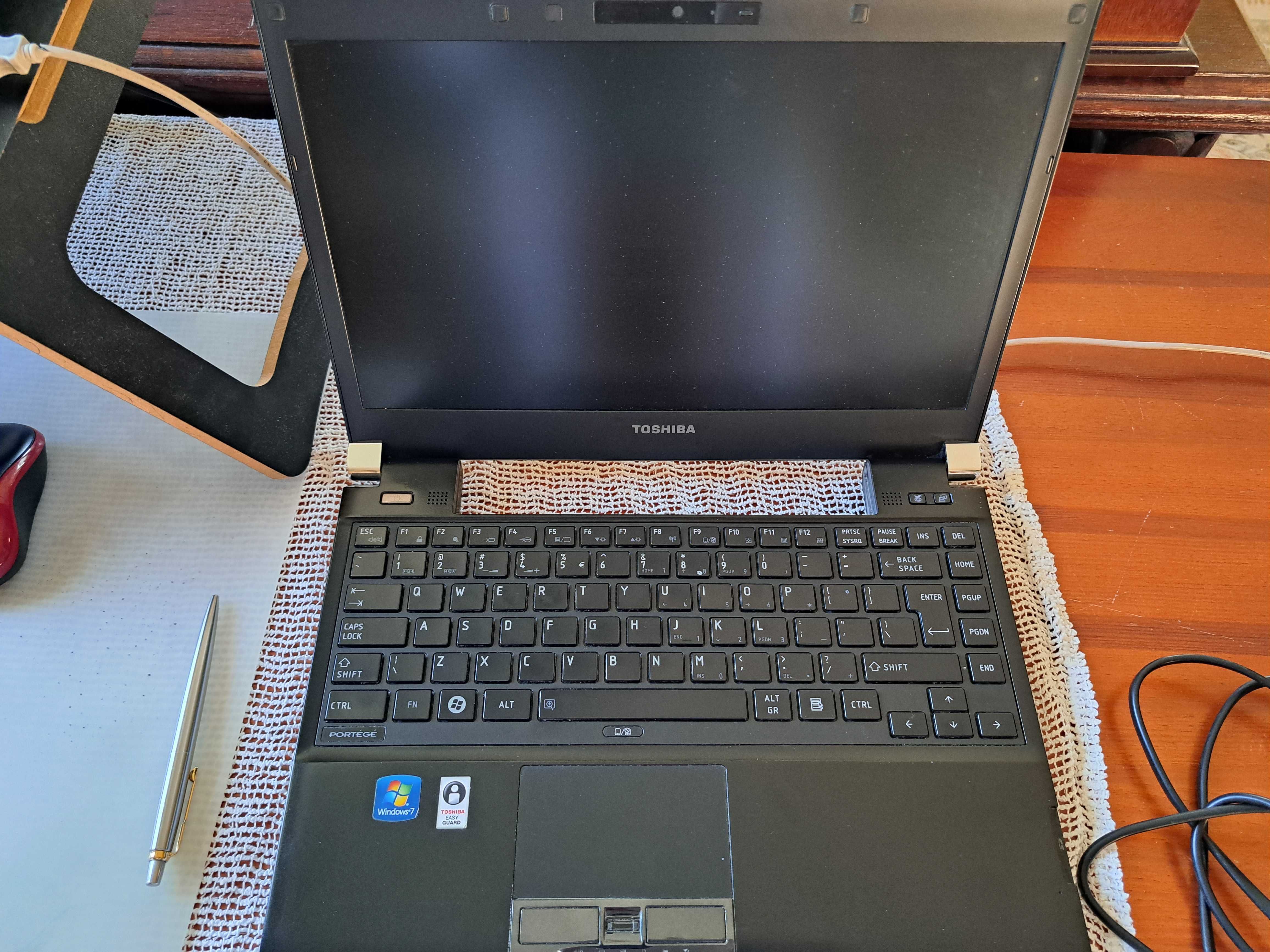 Laptop TOSHIBA Portege R830-10P