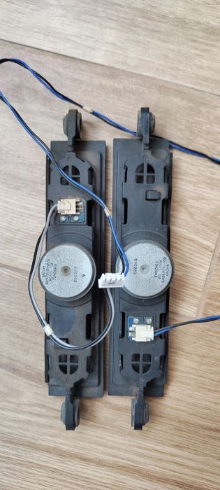 Запчастини з телевізора LG 32LS340T. LED підсвідка, динаміки та інше