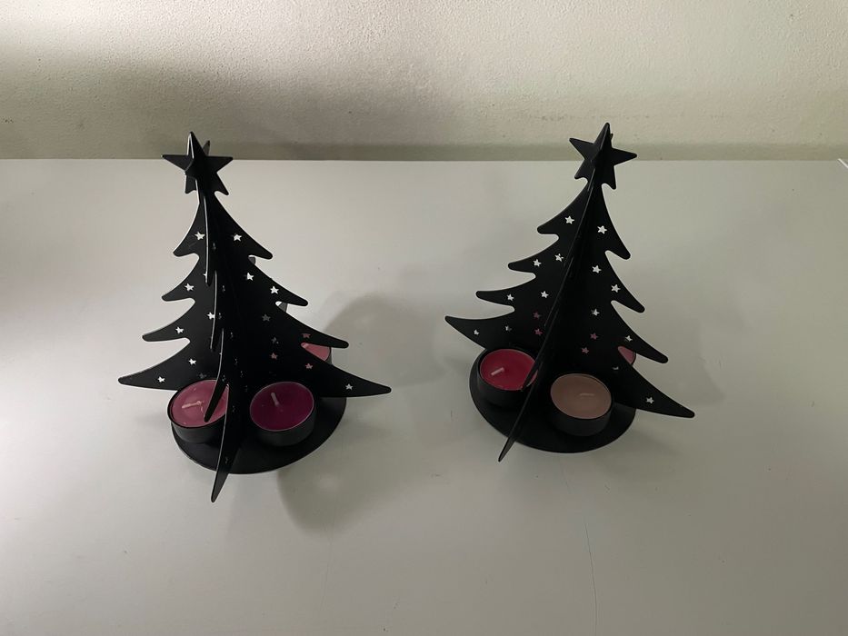 2 castiçais em metal preto