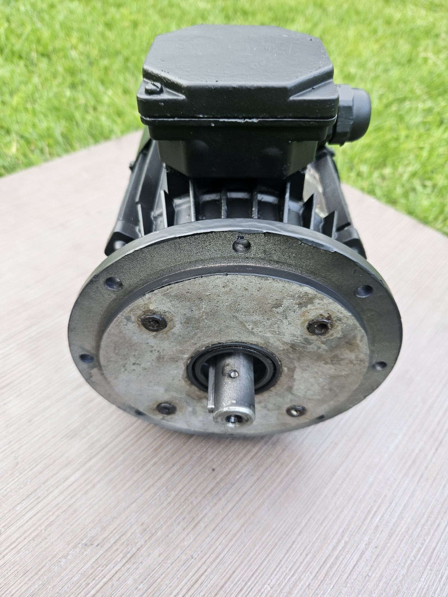 Silnik 0.55kw 3 fazowy
