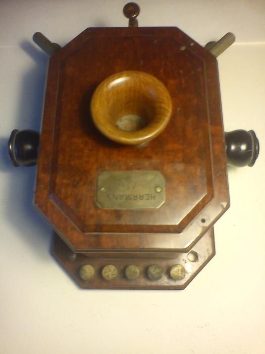 Telefone Português Sec. XIX - "O primeiro a ser fabricado em Portugal"
