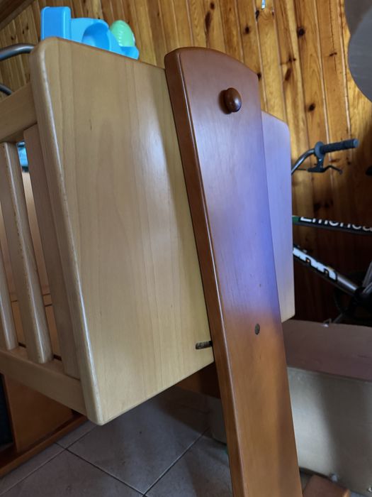 Berço de bebe de madeira