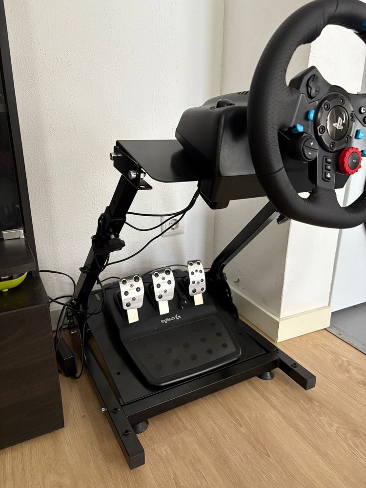 G29 Logitech + suporte ja incluido.