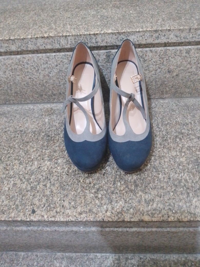 Sapatos com salto alto da Seaside