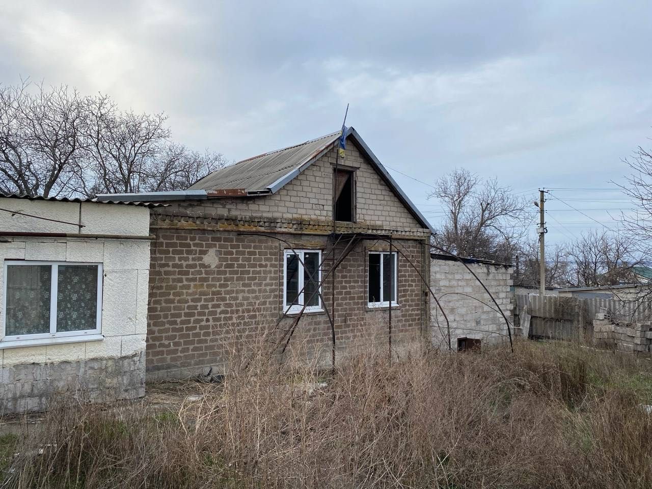Продається просторий будинок із великою ділянкою в Дніпровське (КПК)