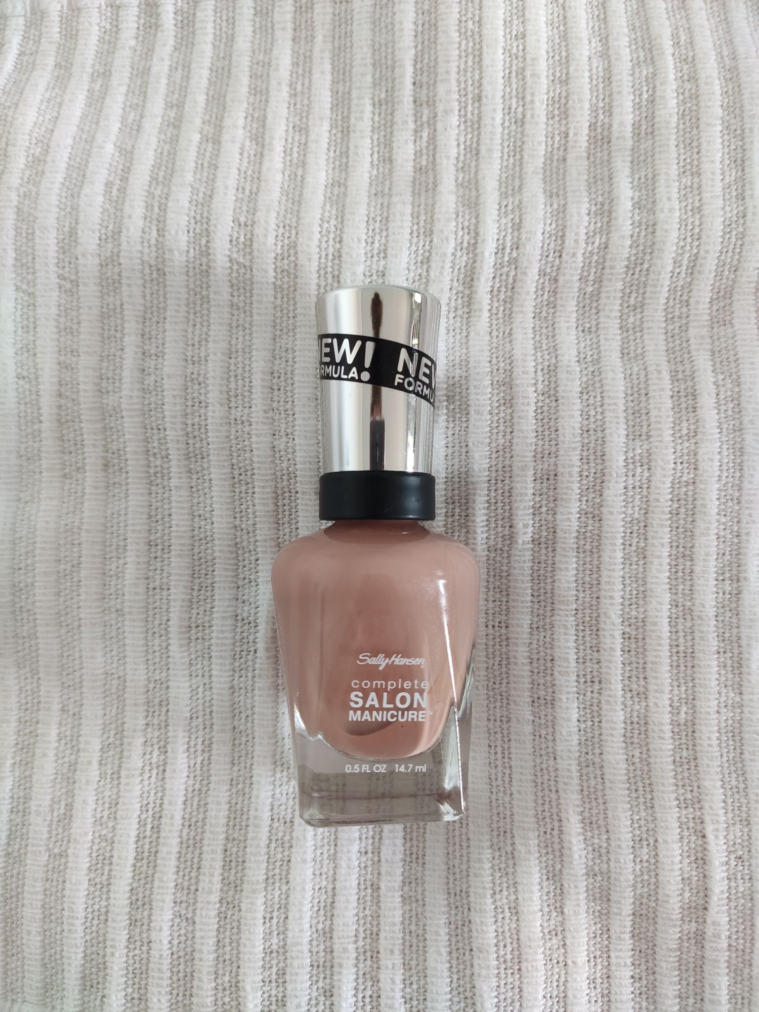 Lakier do paznokci Sally Hansen, jasny brąz, beż