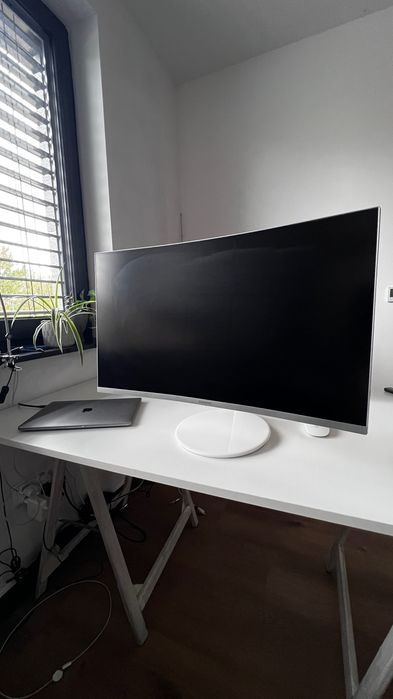 Monitor Samsung LC27H711QEUXEN 27”QHD2560x1440 idealny do biura i domu