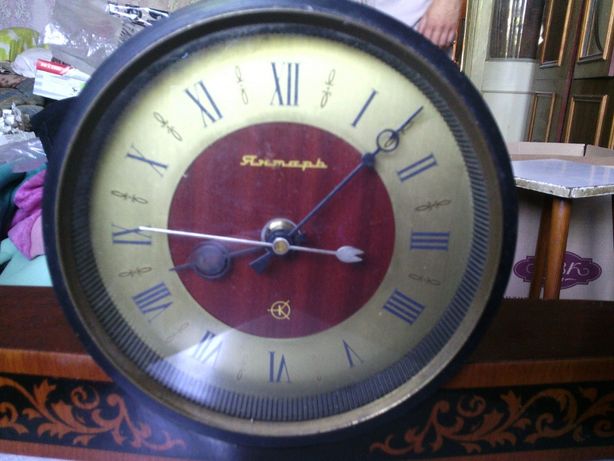Часы настольные" Янтарь" времён СССР