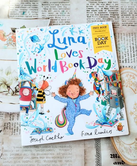 Книжка Luna Loves World Book Day — для малюків, англійською, як нова
