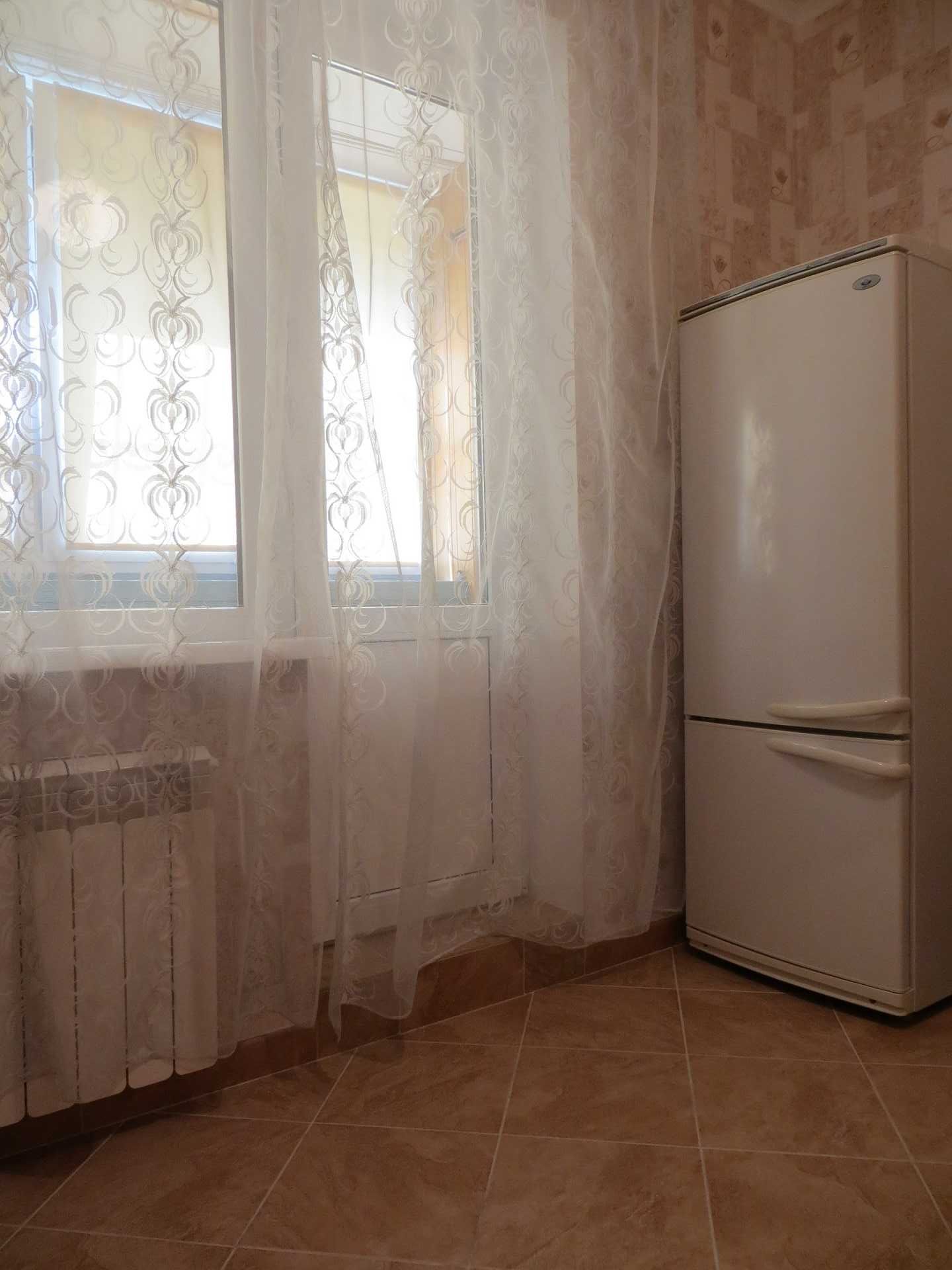 Подобово, Погодинне метро "Мінська" Оболонський проспект, 25