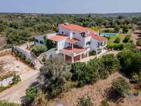 Casa / Villa T7 em Barão de São Miguel de 585,00 m2