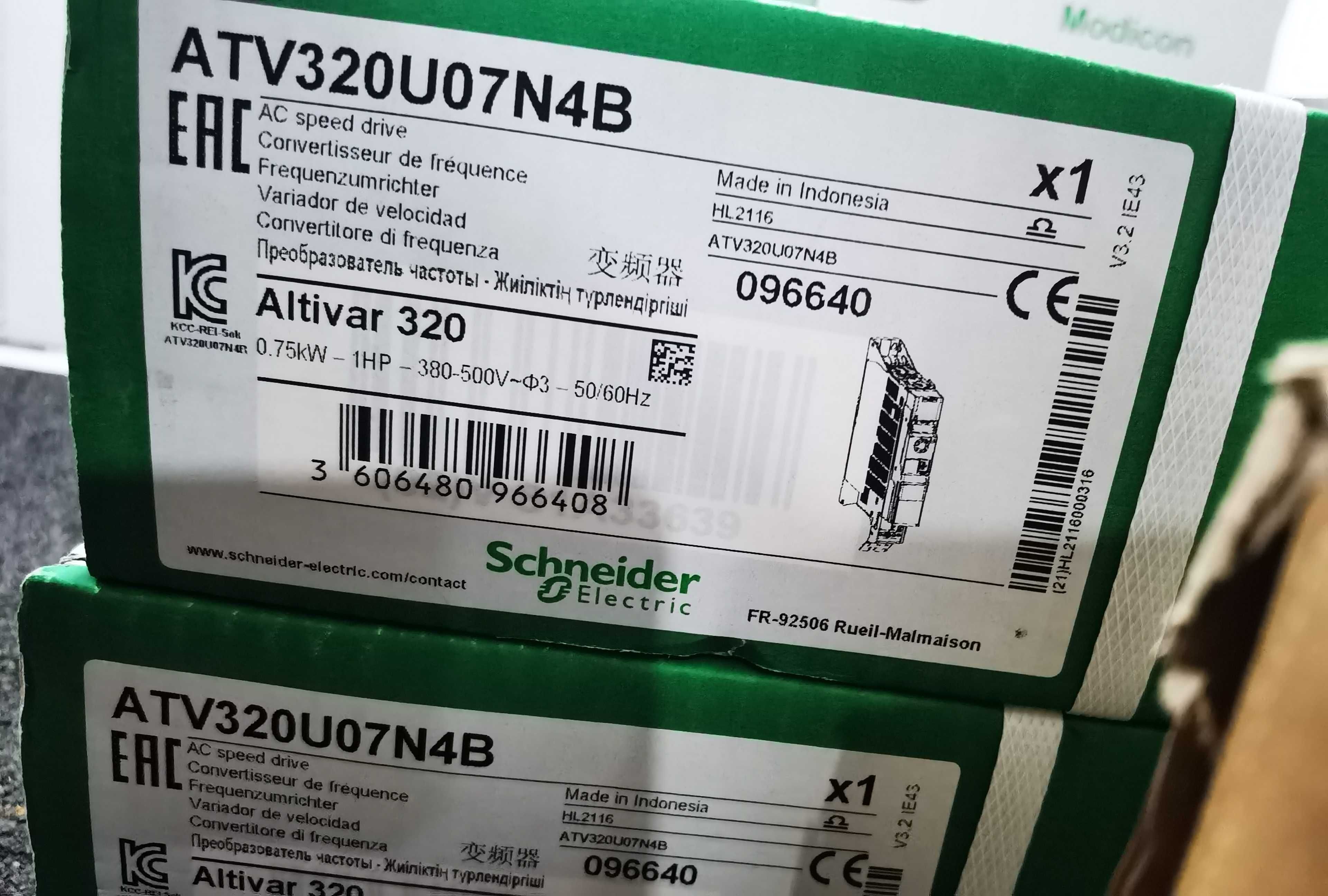 Schneider conversor de frequência ALTIVAR ATV320U07N4B