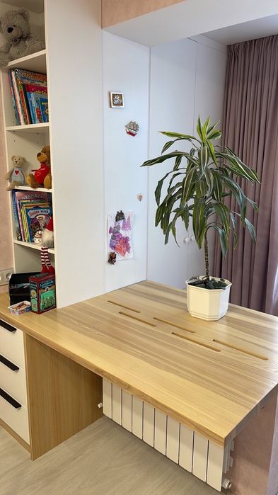 Підвіконня дерев'яні ясен, дуб.