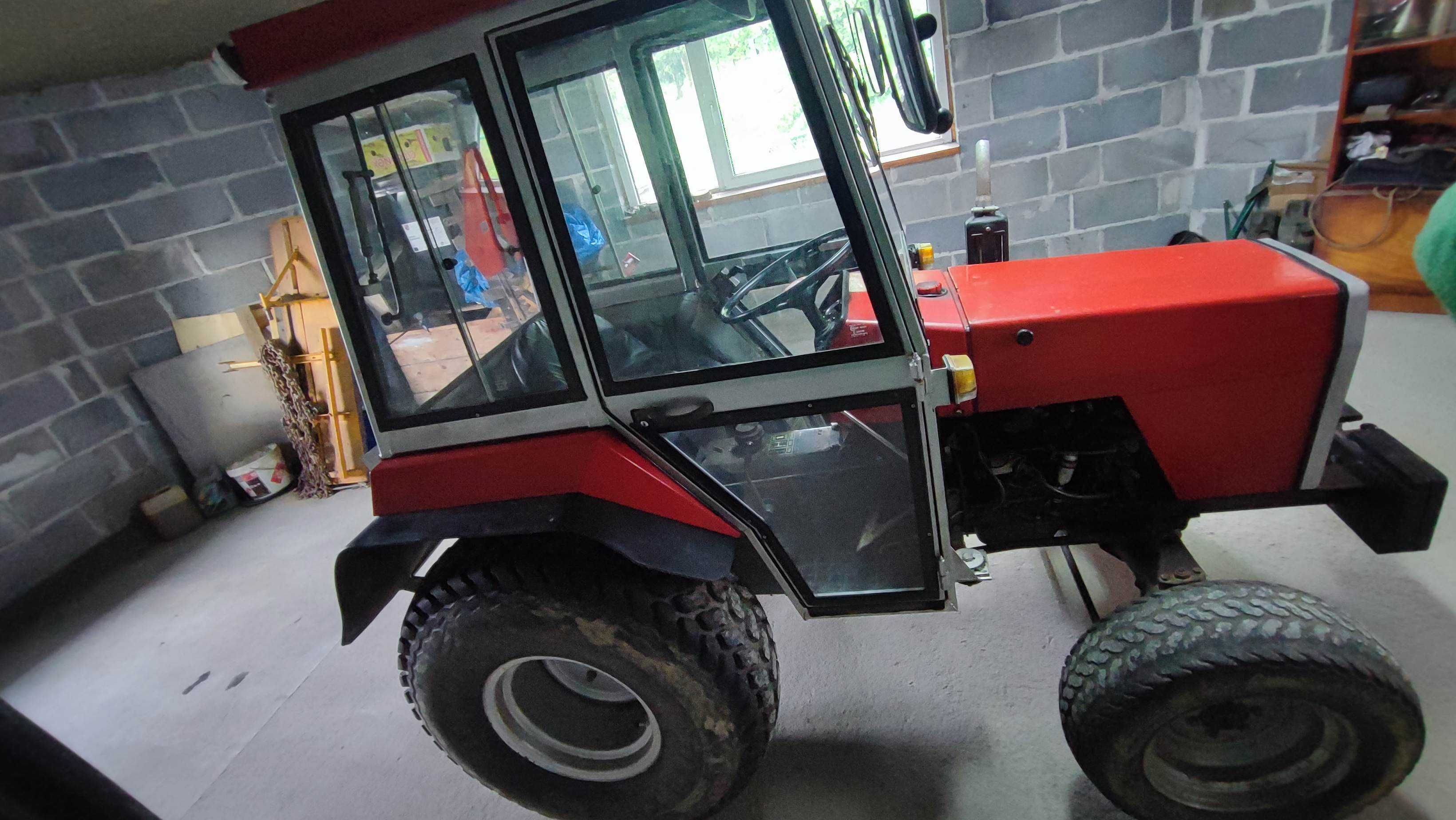 Traktor Massey Ferguson 1020 4x4