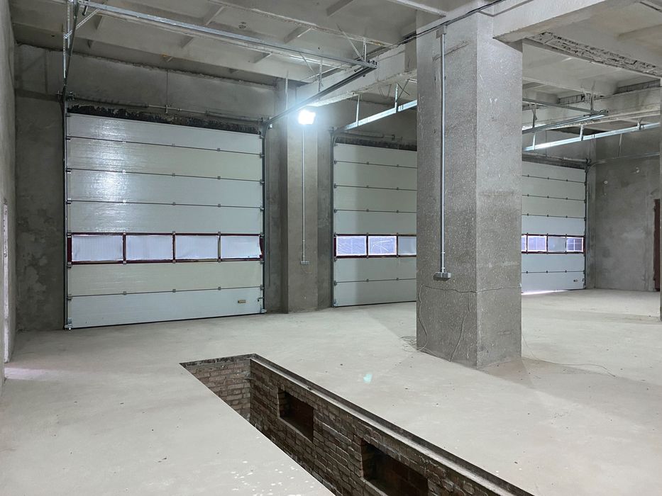 Автосервіс,станція обслуговування вантажних автомобілів