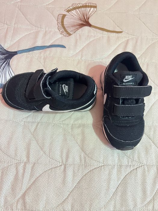 Дитячі кросівки в хорошому стані