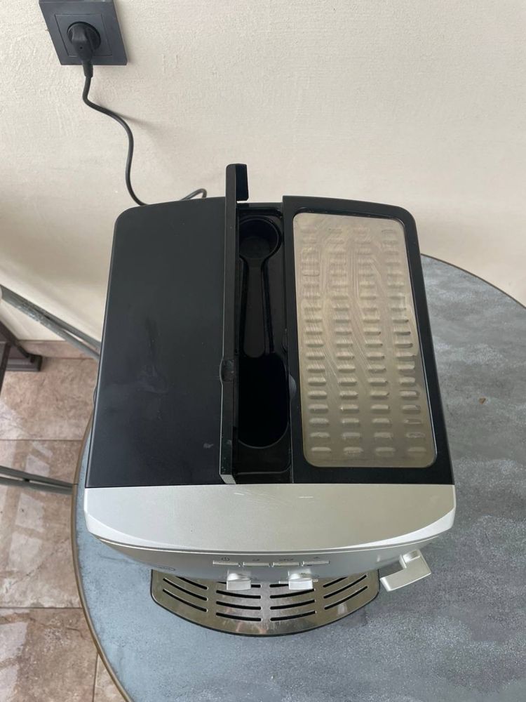 Кавомашина DeLonghi ESAM 2200S Magnifica