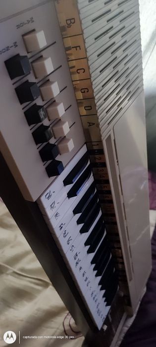 Vendo teclado antiguo funciona.tudo