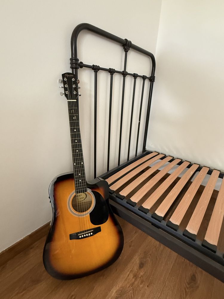 Cama antiga em ferro