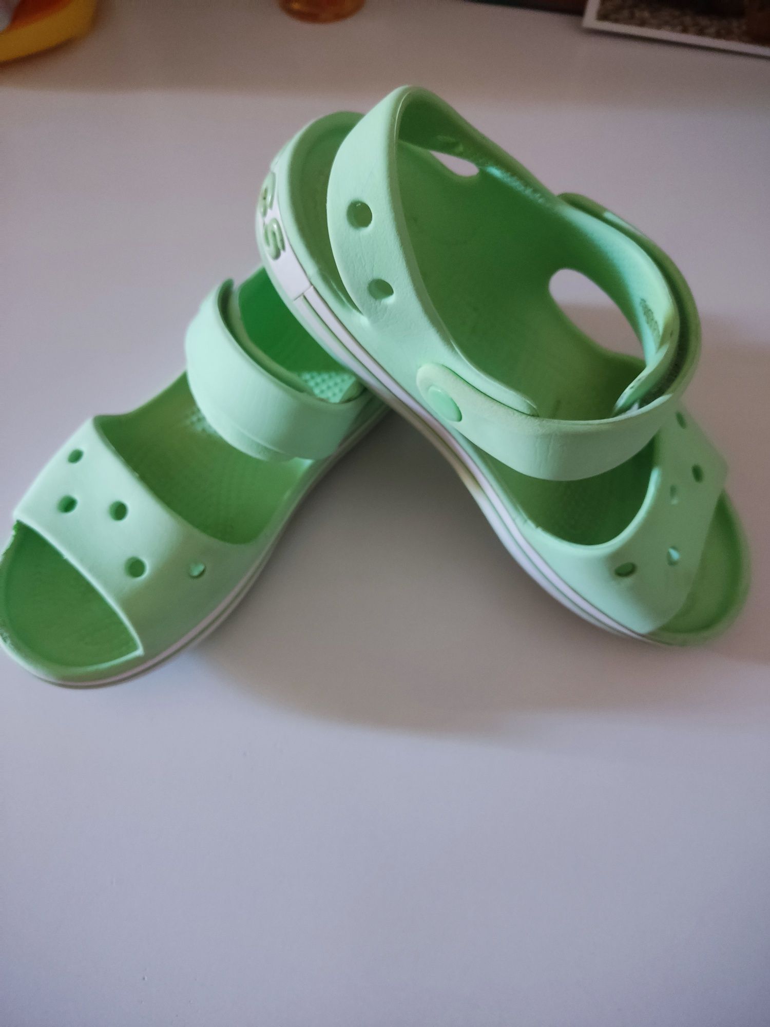 Сандали crocs j2