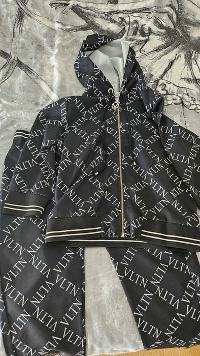 Dres z marki Valentino