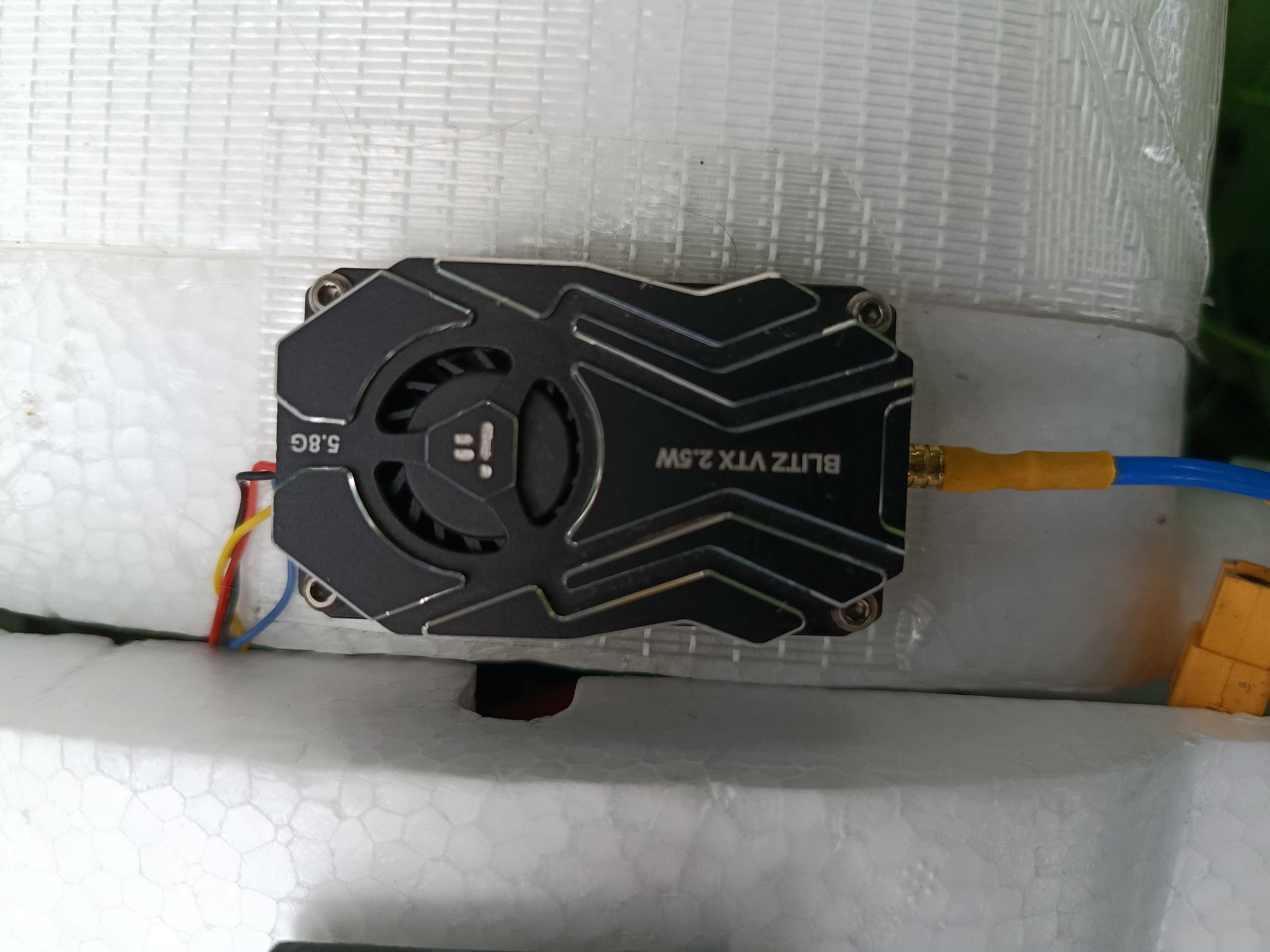 Літак mini talon 1300mm на хороших деталях.