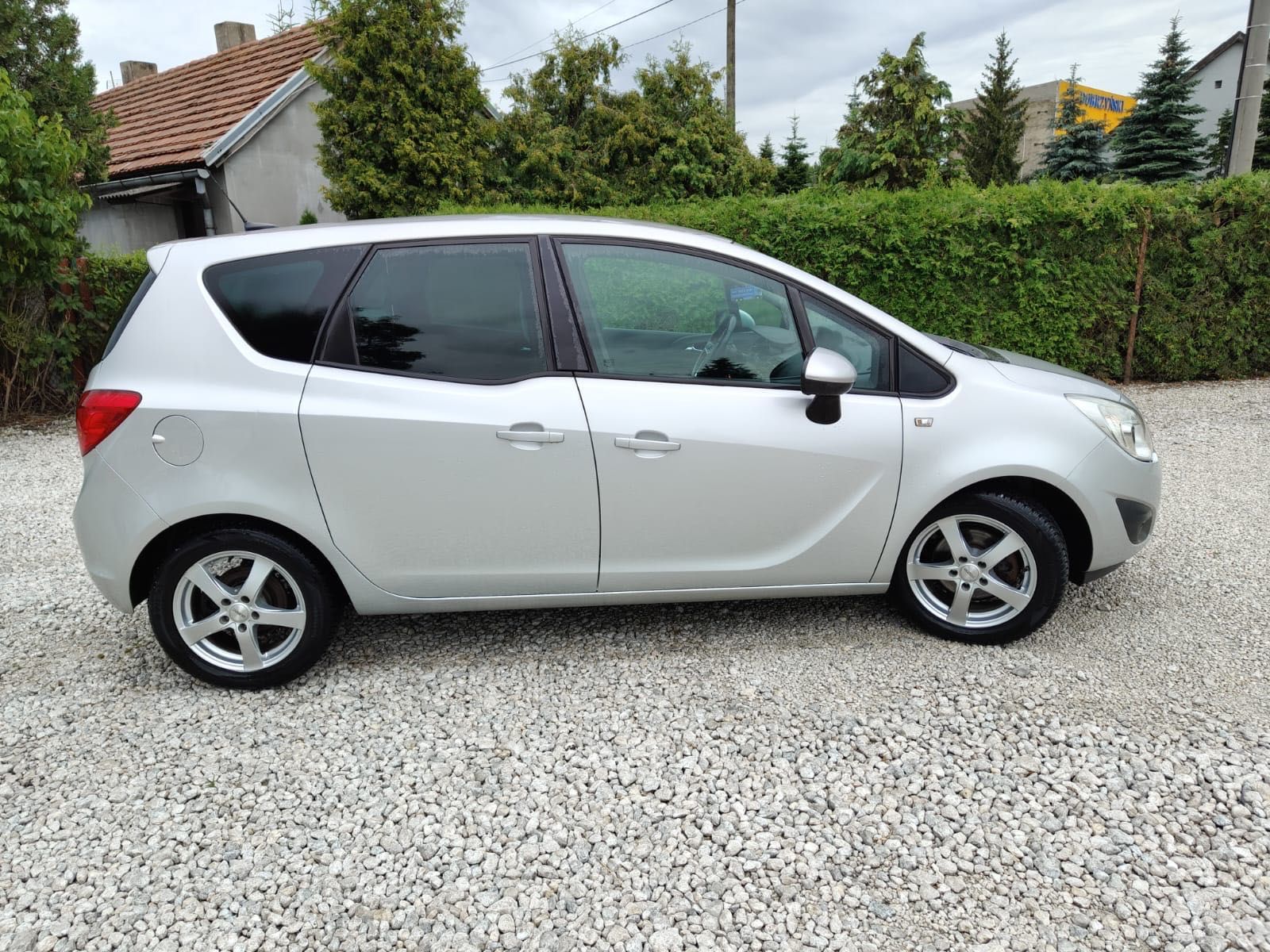 OPEL MERIVA Z 2011 Roku Zarejestrowany w 2023 nowy łancuch