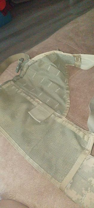 Разгрузочный жилет ( РПС) б/у +1 подсумок