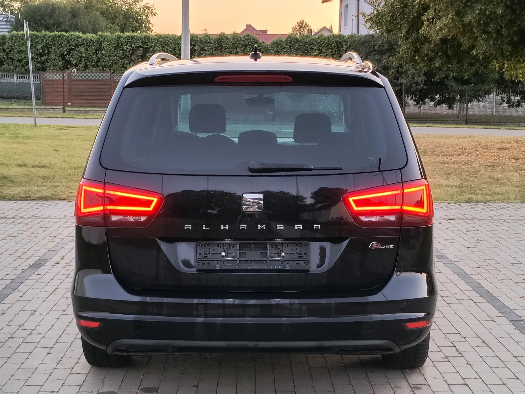 Seat Alhambra FR_AUTOMAT/ŁOPATKI_Xenon/Ledy_SKÓRA/ALCANTARA/G/Fotele_Navi/K/Cofania!