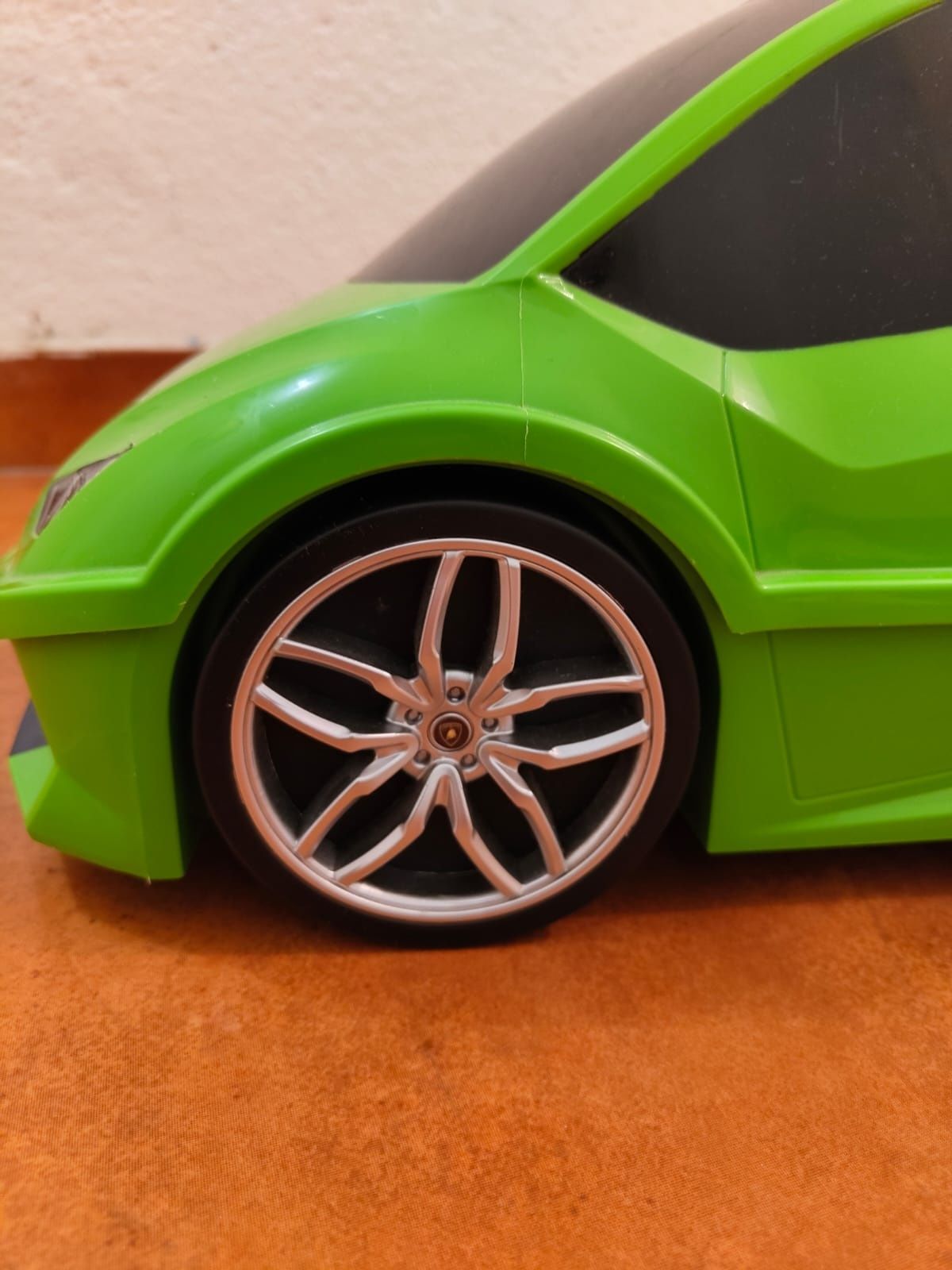 Mala criança lamborghini