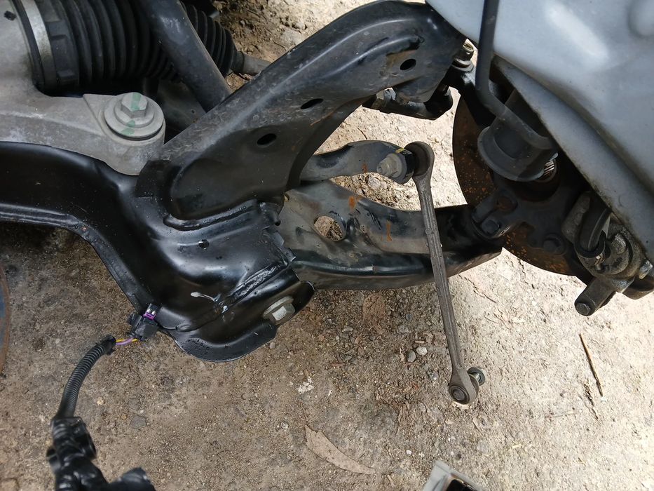 Braço de suspensão frente esquerdo FORD B-Max (JK)