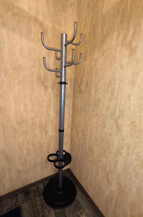 Вешалка в прихожую.
