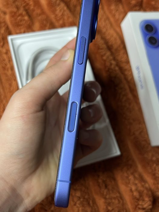 iPhone 16 256GB Ultramarine