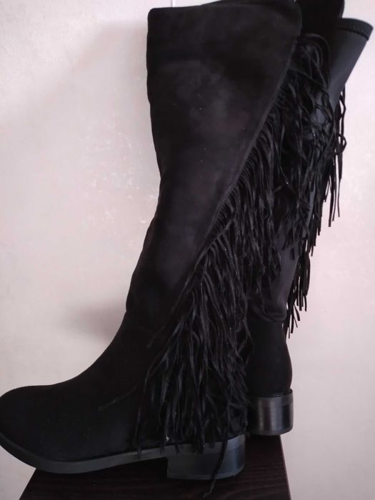 Нові високі велюрові чоботи з бахромою, р. 40