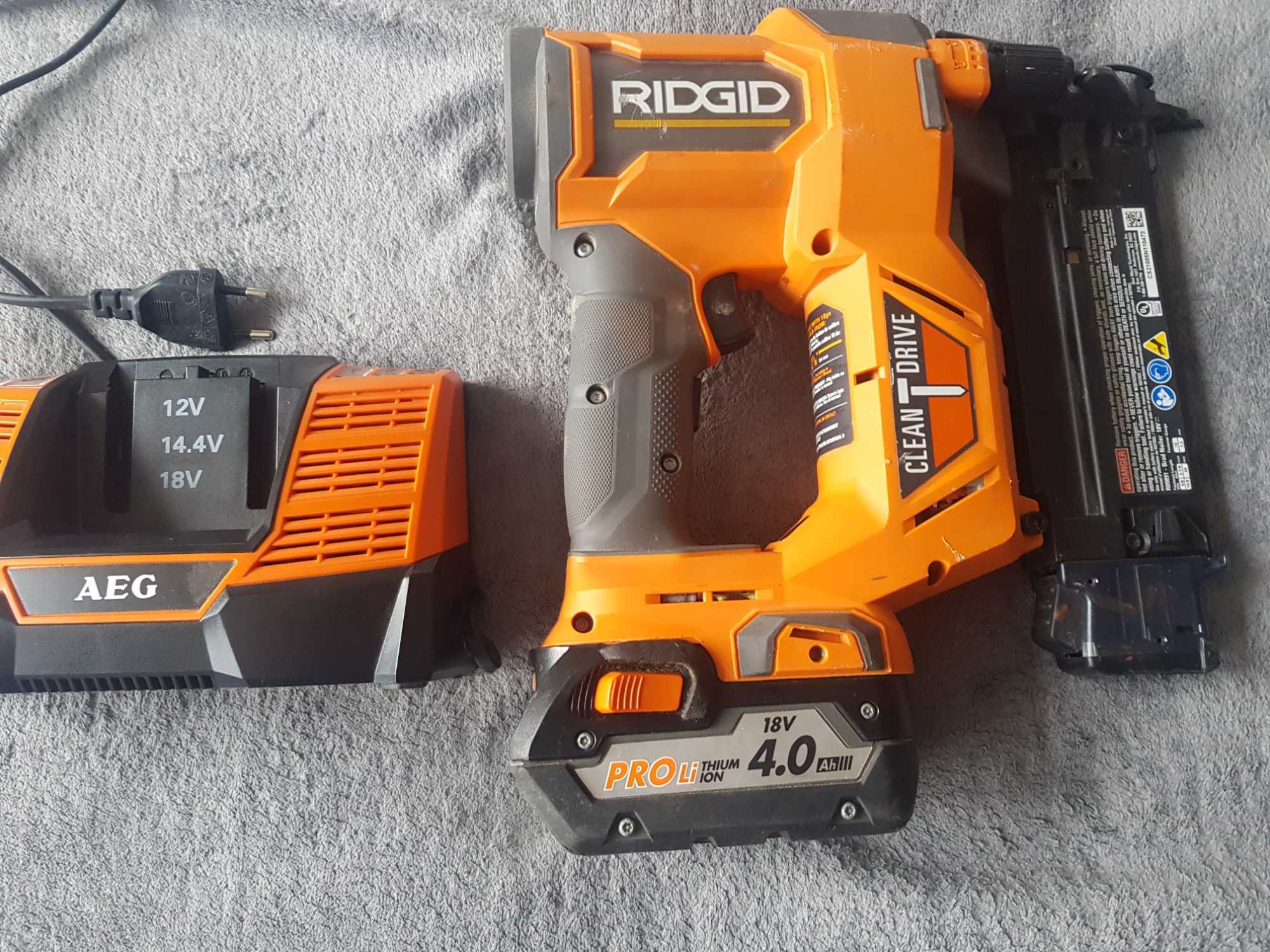 gwozdziarka Ridgid aeg 18v nie zostawia sladow wbijania new tech