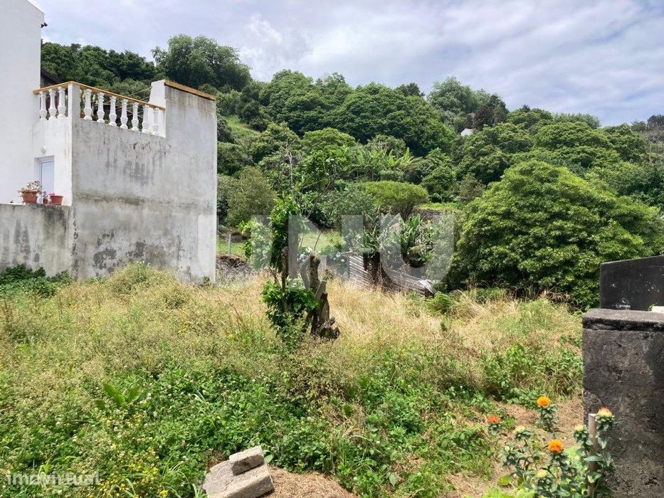 Terreno Urbano, Santo António