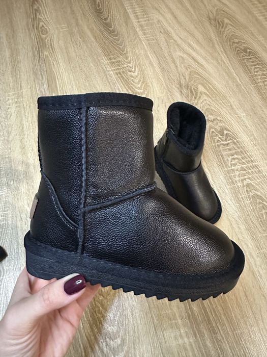 Уги дитячі натуральна шкіра на хутрі розмір 27–28 зимові