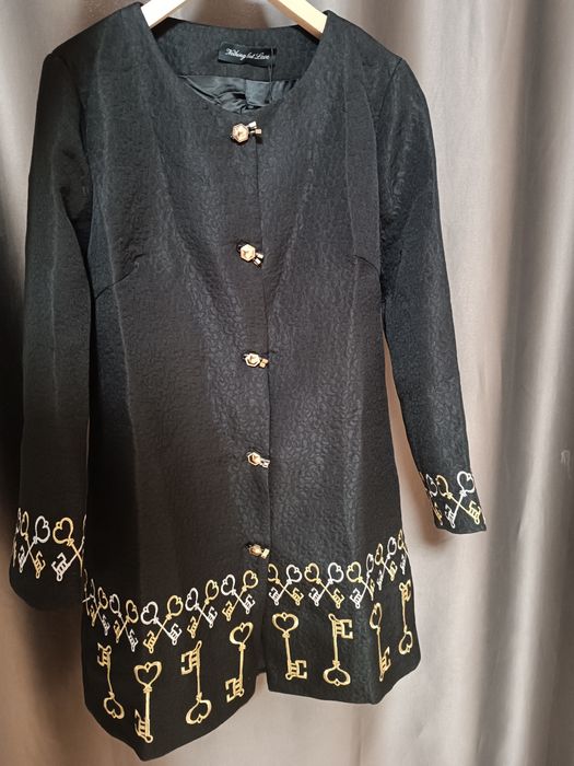 Піджак чорний з ключами, тренч, сукня-піджак